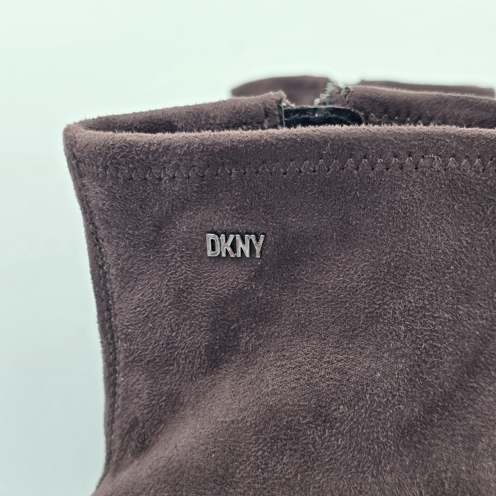 NIB DKNY Cavale Heeled Ankle Booties, Espresso (Brown Suede), Women's 10, NEW! - Picture 5 of 16